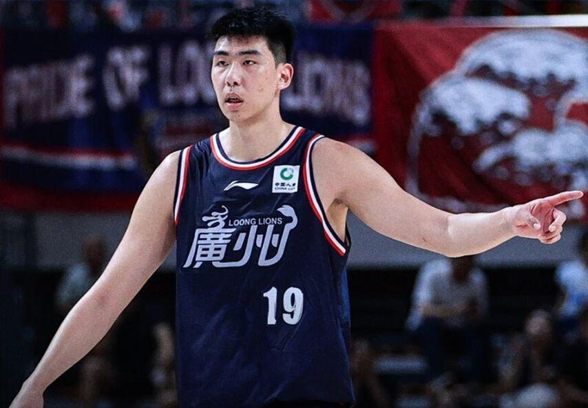 kaiyun-徐昕收到NBA试训邀请，广东男篮锋线问题明显 邱彪为克里斯怼记者